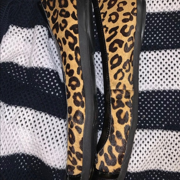 GENTLY USED CHEETAH SLIP ON FLATS - Picture 5 of 8